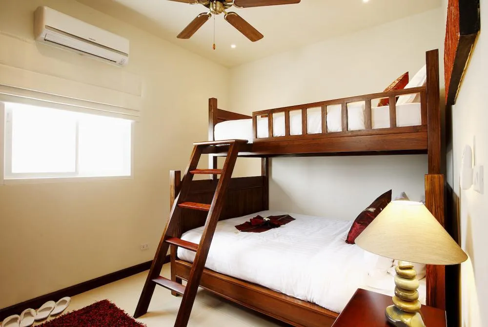 Bedroom 2 with Queen size bed and single bunk above