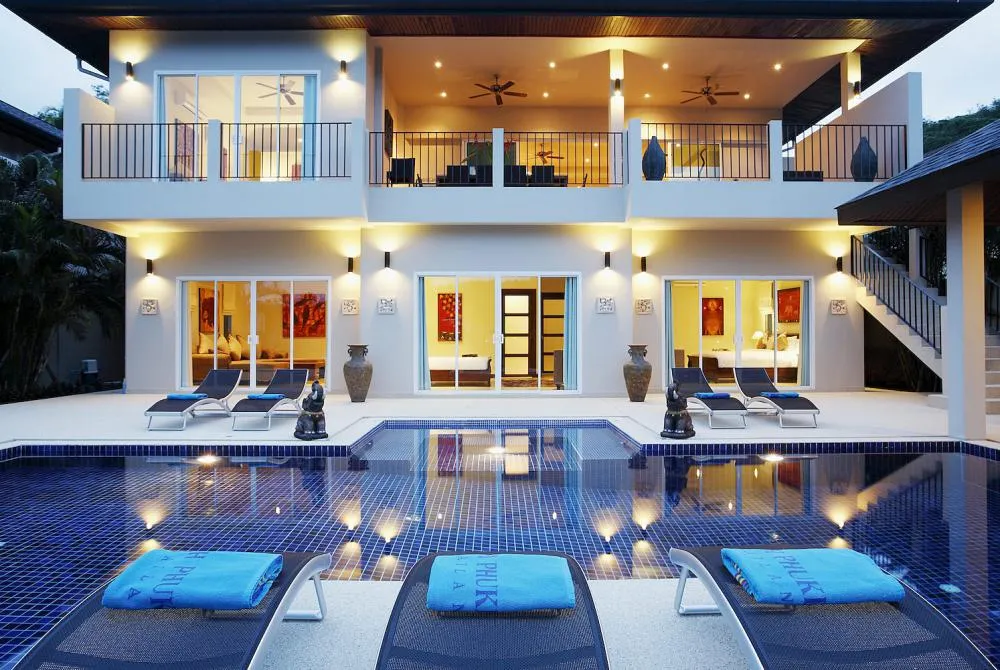 Spacious villa comfortably accommodating up to 16 guests